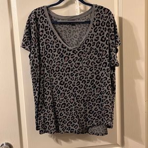 Torrid size 3.. grey and purple cheetah pocket t-shirt.. like new!